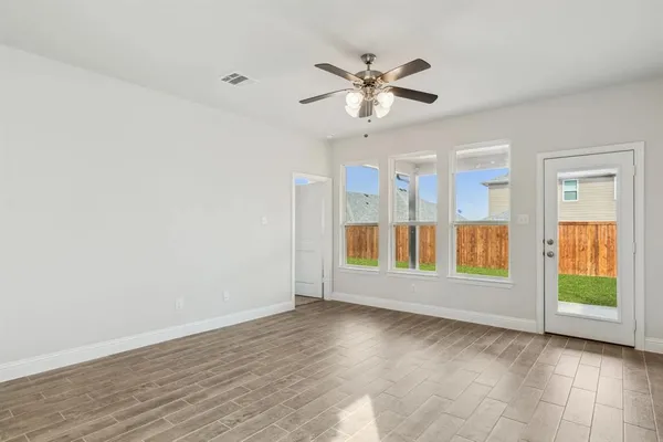 $2,400 | 505 Lana Drive, Seagoville, TX 75159