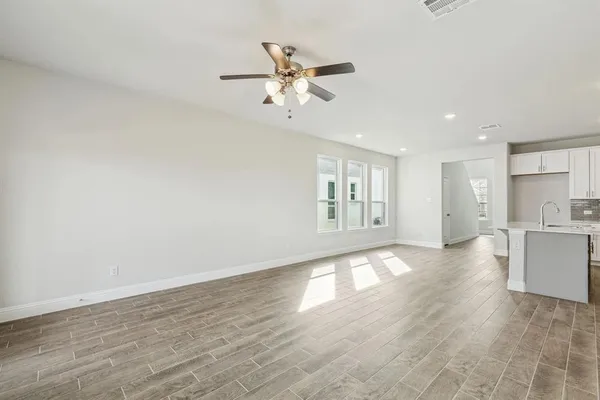 $2,400 | 505 Lana Drive, Seagoville, TX 75159