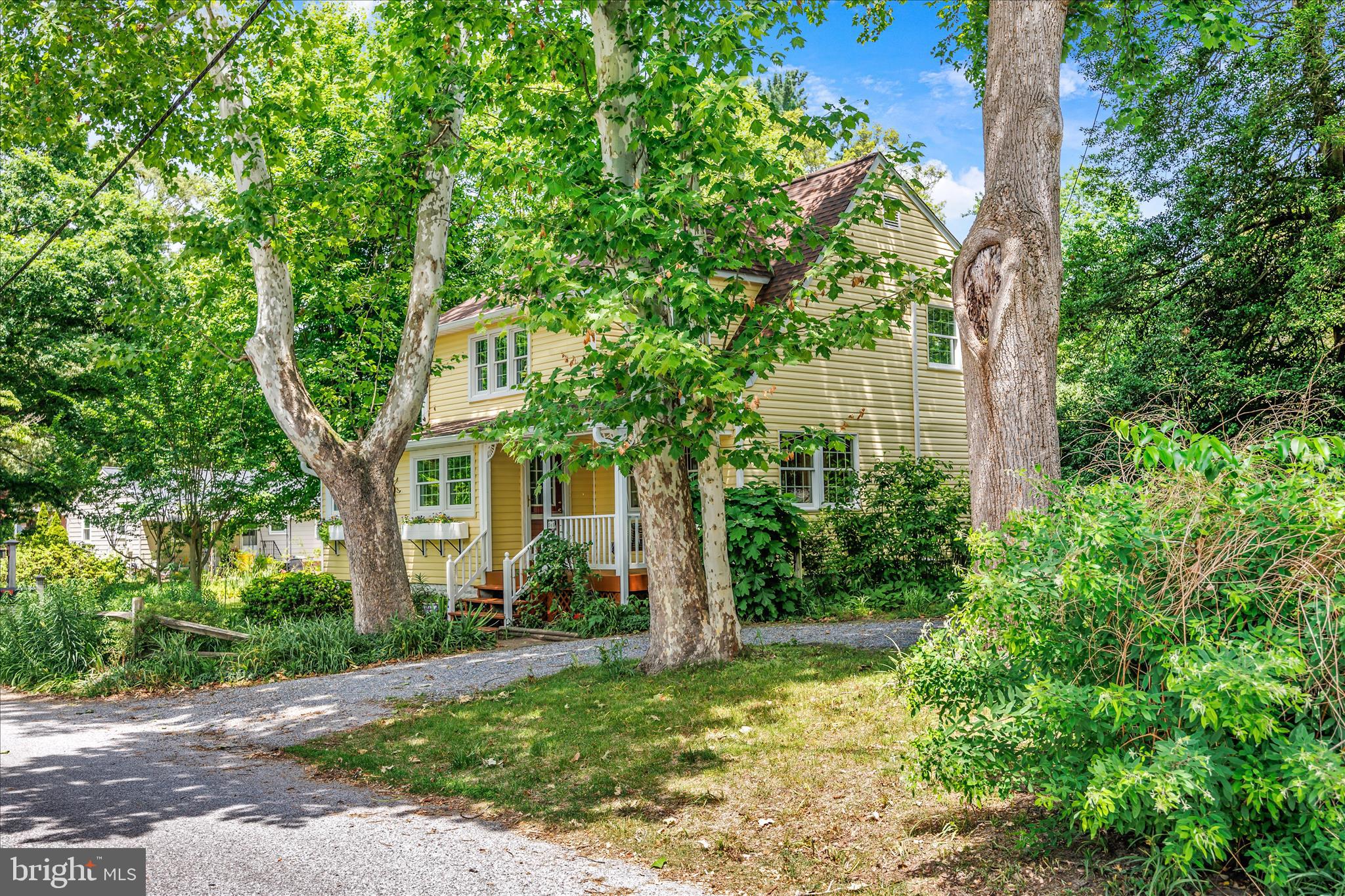 565 Sunset Knoll Road Pasadena, MD 21122 - Photo 3 of 48