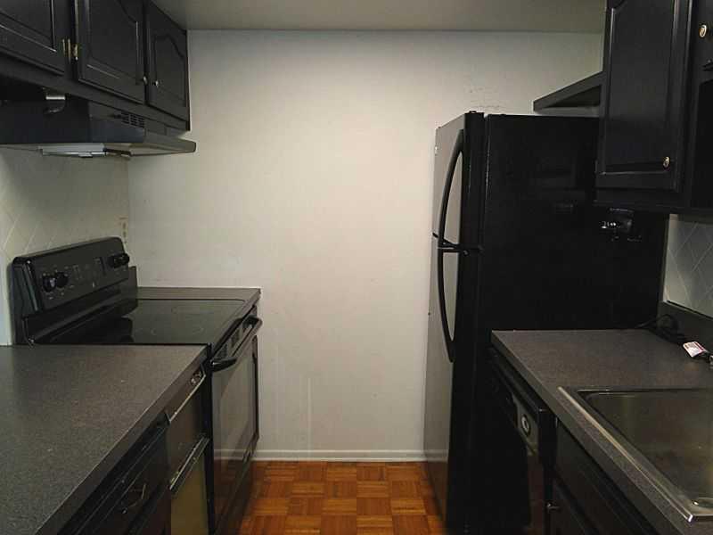 323 Ridge Point Circle, Unit 34A Bridgeville, PA 15017 - Photo 8 of 25 Kitchen.