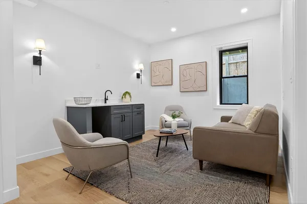 $1,350,000 | 192 Washington Street, Unit R, Somerville, MA 02143