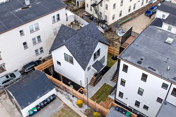$1,350,000 | 192 Washington Street, Unit R, Somerville, MA 02143