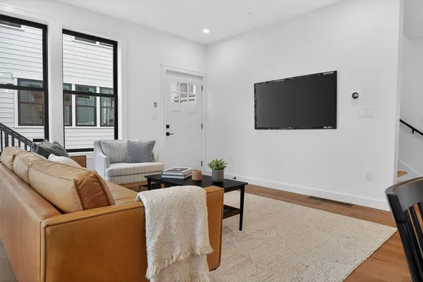$1,350,000 | 192 Washington Street, Unit R, Somerville, MA 02143