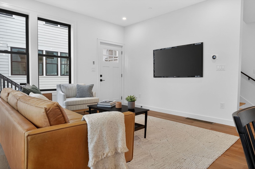 192 Washington Street, Unit R Somerville, MA 02143 - Photo 4 of 29