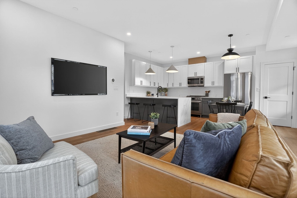 192 Washington Street, Unit R Somerville, MA 02143 - Photo 5 of 29