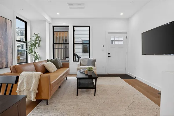 $1,350,000 | 192 Washington Street, Unit R, Somerville, MA 02143