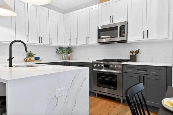 $1,350,000 | 192 Washington Street, Unit R, Somerville, MA 02143