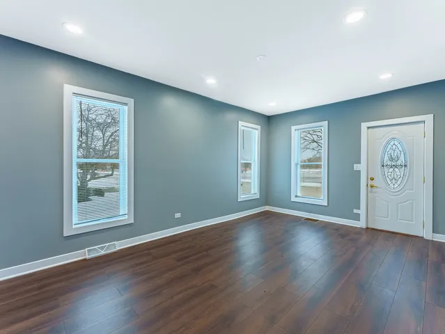 $369,900 | 214 South Prospect Street, Marengo, IL 60152