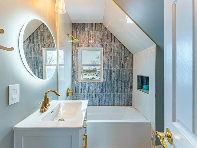 $369,900 | 214 South Prospect Street, Marengo, IL 60152