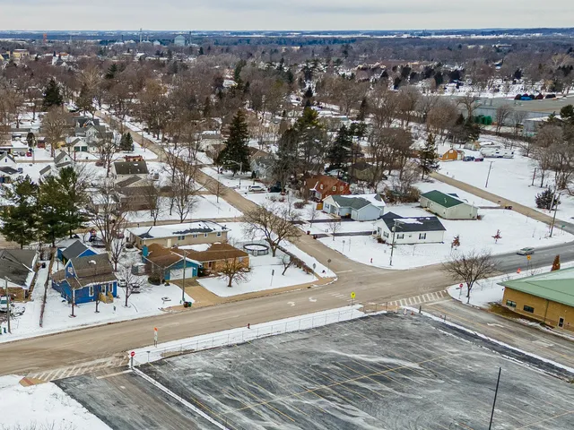 $369,900 | 214 South Prospect Street, Marengo, IL 60152