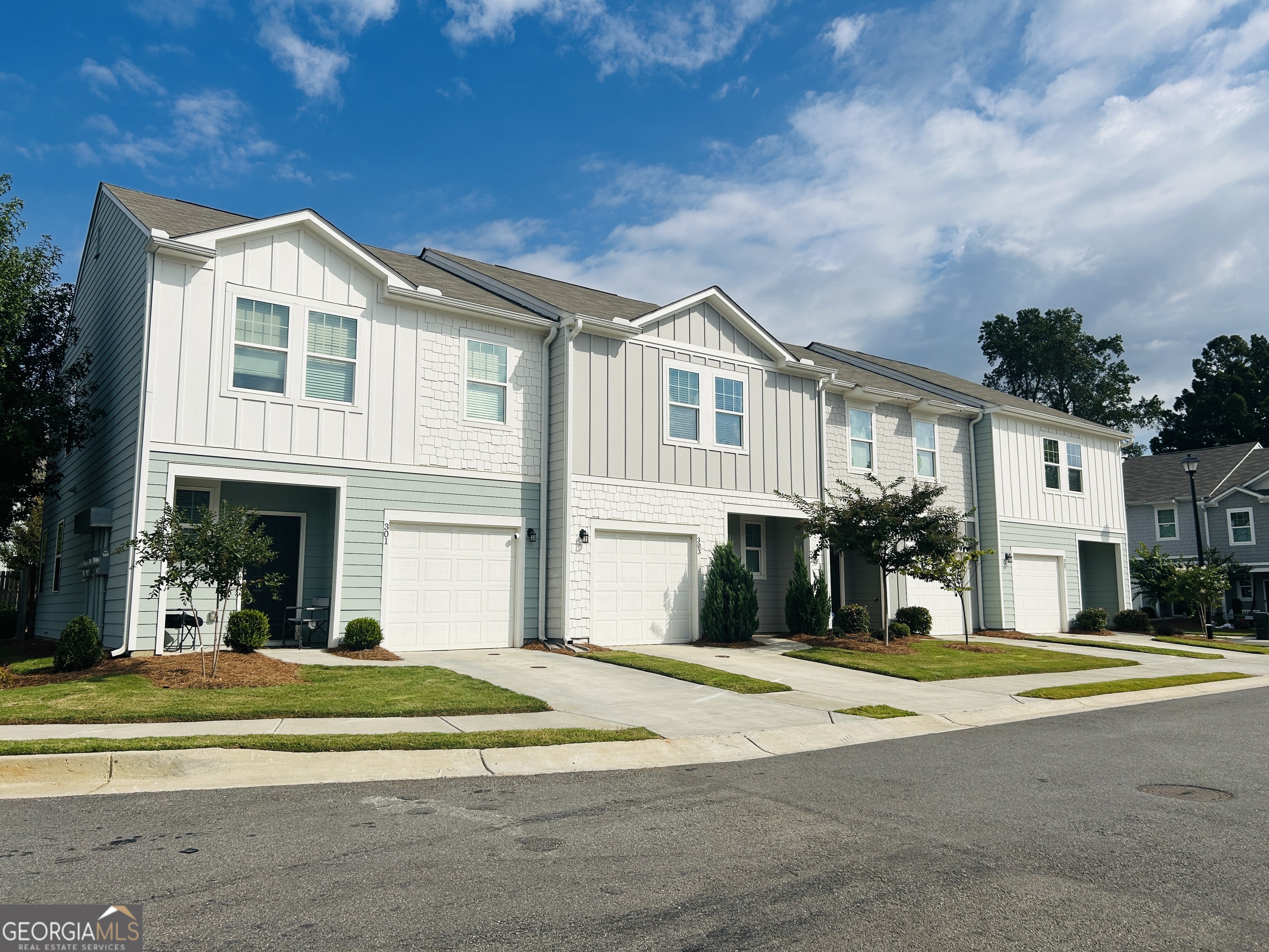 303 Aldgate Way Cartersville, GA 30120 - Photo 3 of 35