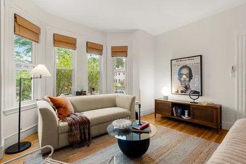 $379,900 | 140 Huron Avenue, Unit 7, Cambridge, MA 02138