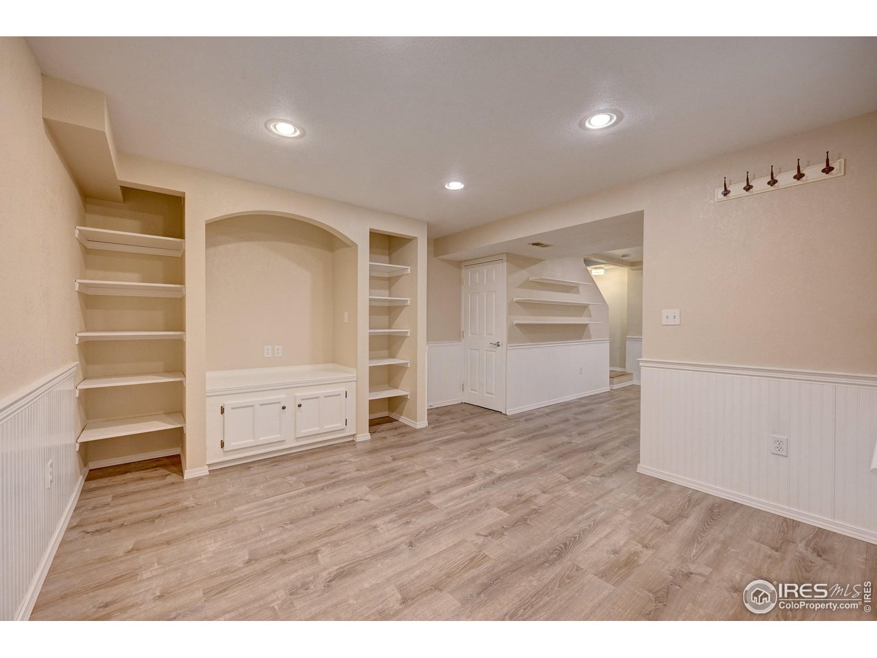 1265 Bear Mountain Drive, Unit B Boulder, CO 80305 - Photo 10 of 24 a view of an empty room with a window
