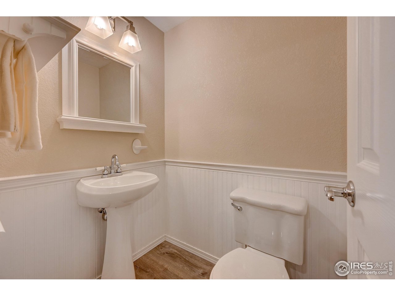 1265 Bear Mountain Drive, Unit B Boulder, CO 80305 - Photo 13 of 24 a bathroom with a sink and a mirror