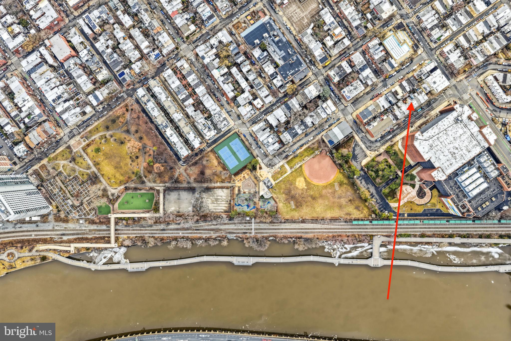 523 South 27th Street Philadelphia, PA 19146 - Photo 33 of 34 a view of an ocean with a nearby beach