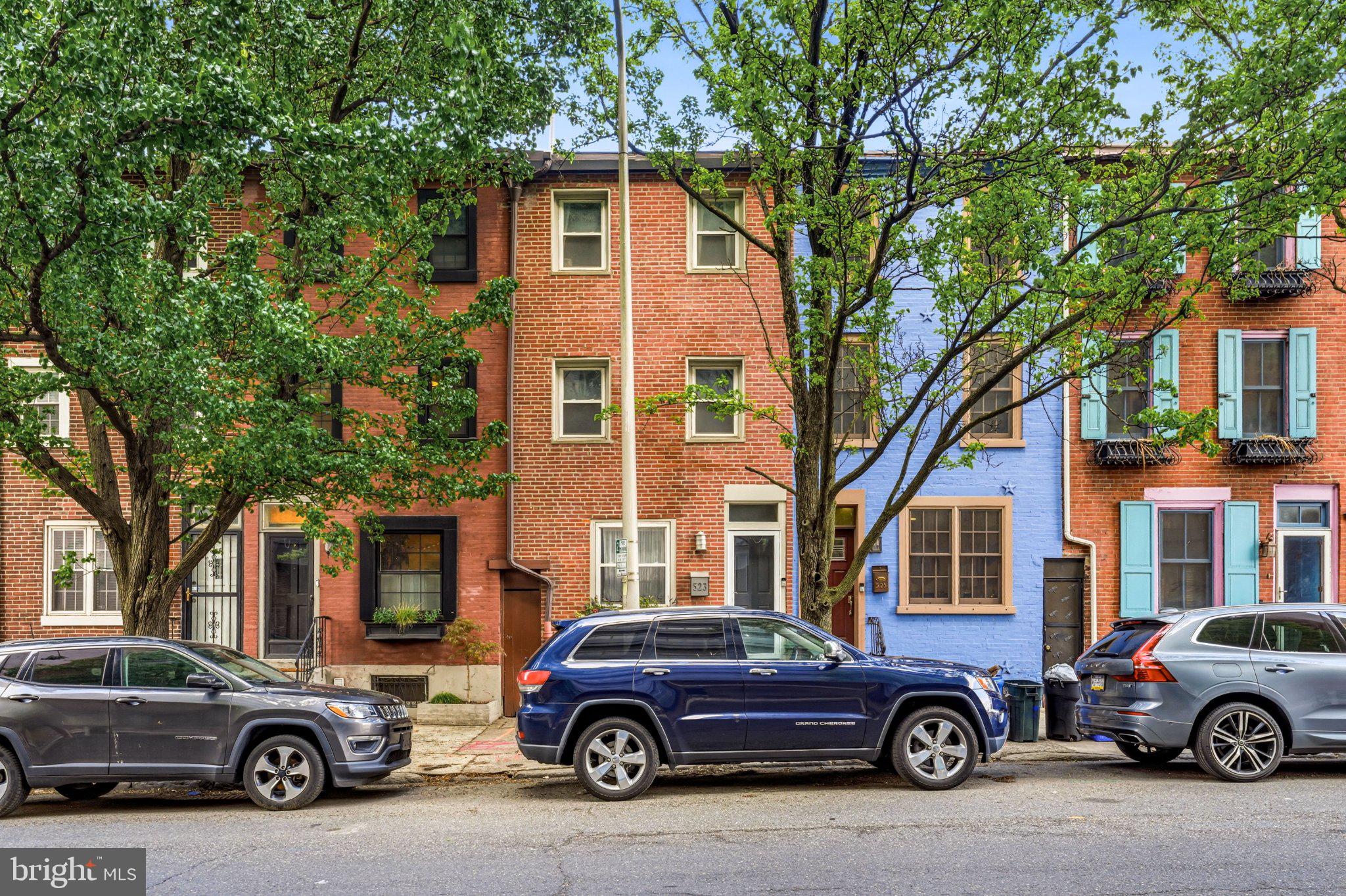 523 South 27th Street Philadelphia, PA 19146 - Photo 4 of 36 Charming row homes in vibrant hues.
