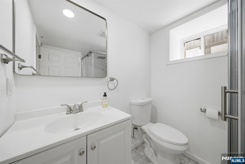 42 Spring Valley Avenue Hackensack, NJ 07601 - Photo 29 of 42