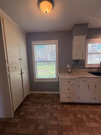 $1,600 | 55 Elm Court, Lake Jackson, TX 77566