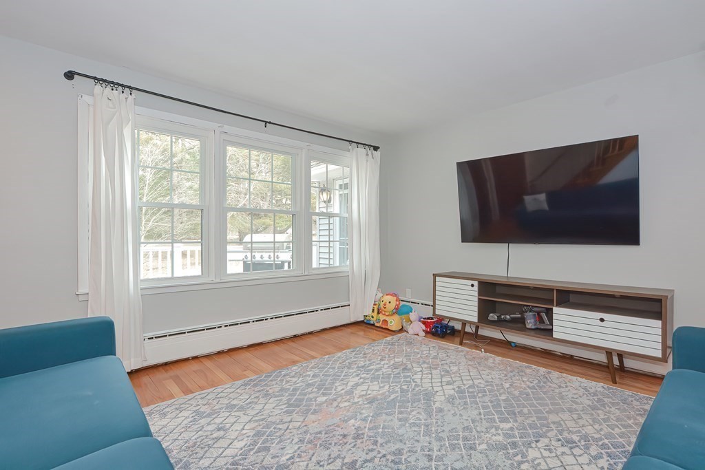 83 Sutton Road Webster, MA 01570 - Photo 14 of 41