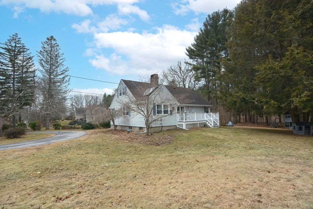 83 Sutton Road Webster, MA 01570 - Photo 36 of 41