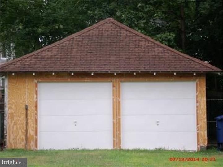 135 Rancocas Avenue Riverside, NJ 08075 - Photo 16 of 18 Garage