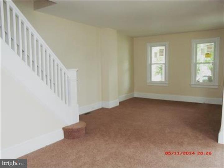 135 Rancocas Avenue Riverside, NJ 08075 - Photo 4 of 18 Living Room