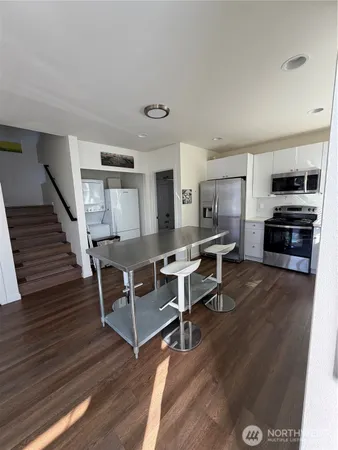 $1,080,000 | 1017 Northeast 55th Street, Seattle, WA 98105