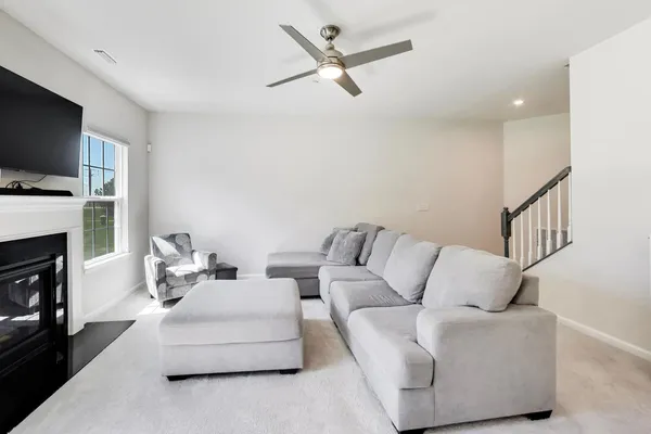 $325,000 | 3373 Helene Rieder Drive, Montgomery, IL 60538