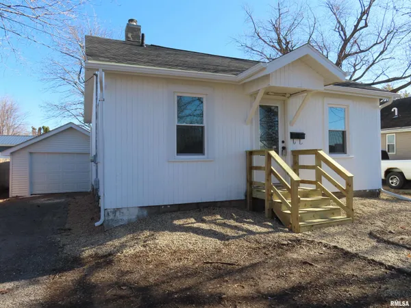 $95,000 | 1975 Baird Avenue, Galesburg, IL 61401