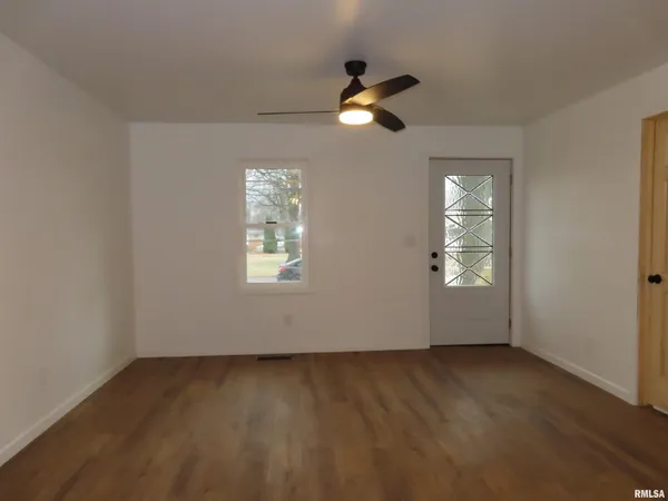 $92,000 | 1975 Baird Avenue, Galesburg, IL 61401