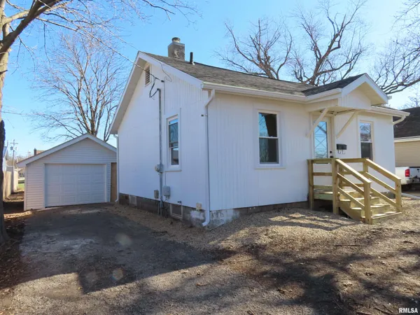 $92,000 | 1975 Baird Avenue, Galesburg, IL 61401