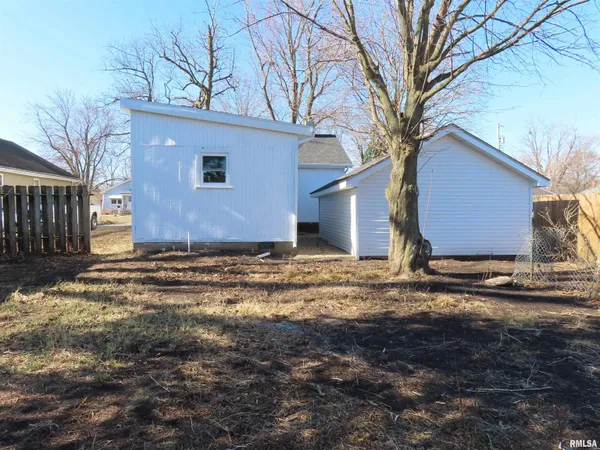 $92,000 | 1975 Baird Avenue, Galesburg, IL 61401