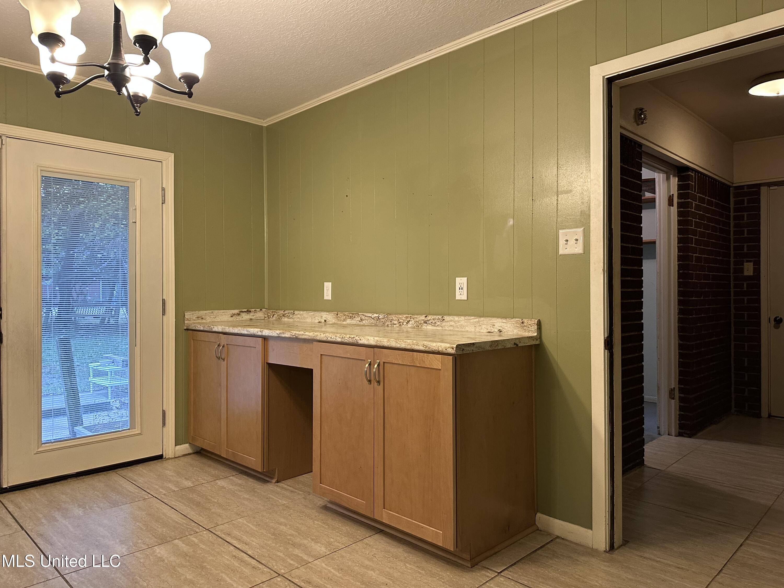 107 Beverly Drive Ocean Springs, MS 39564 - Photo 7 of 24 IMG_6248