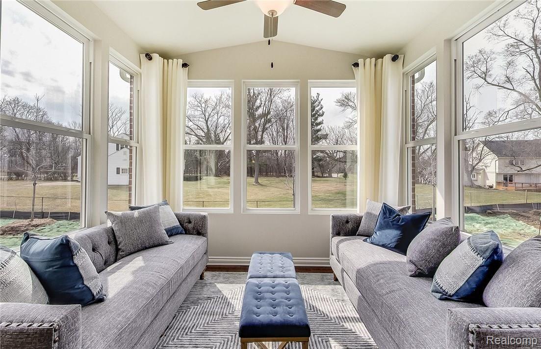 1082 Prescott Drive Rochester, MI 48309 - Photo 15 of 25 Woodland Park - MI - Castleton - 1920x1240 (15).jpg
