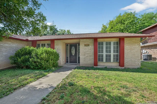 $1,650 | 6606 Courtyard, San Antonio, TX 78239