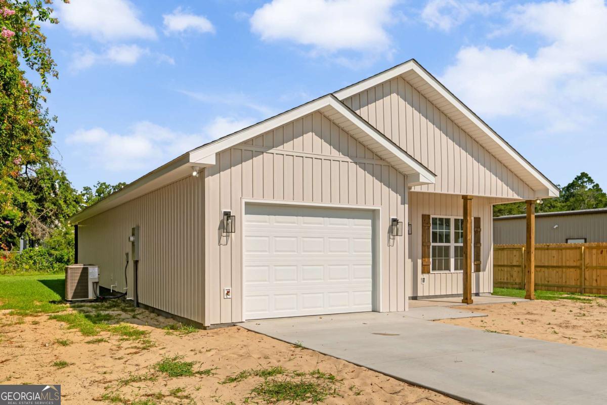260 Central Street Baxley, GA 31513 - Photo 3 of 25