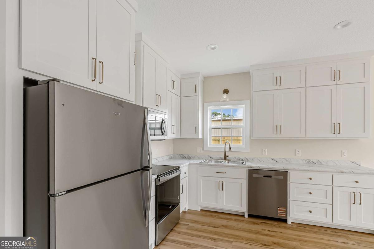 260 Central Street Baxley, GA 31513 - Photo 8 of 25