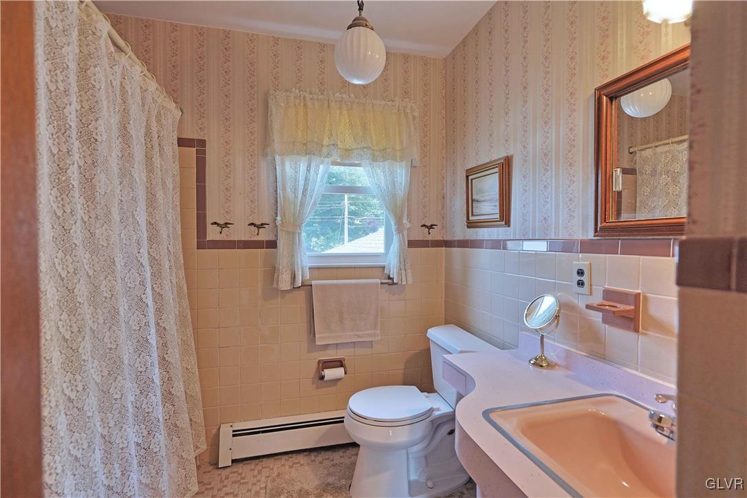 1966 Pinehurst Road Bethlehem, PA 18018 - Photo 16 of 26 Main Hall Bath