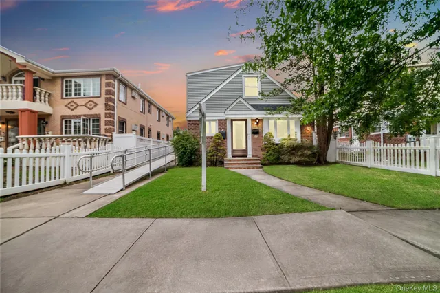a view of yard in front of house with yard