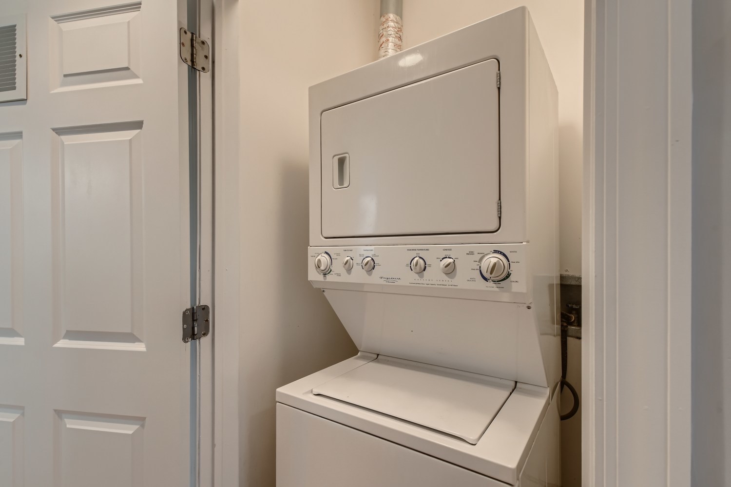 3114 West Irving Park Road, Unit 4E Chicago, IL 60618 - Photo 14 of 18 a view of bathroom with a mirror and a sink