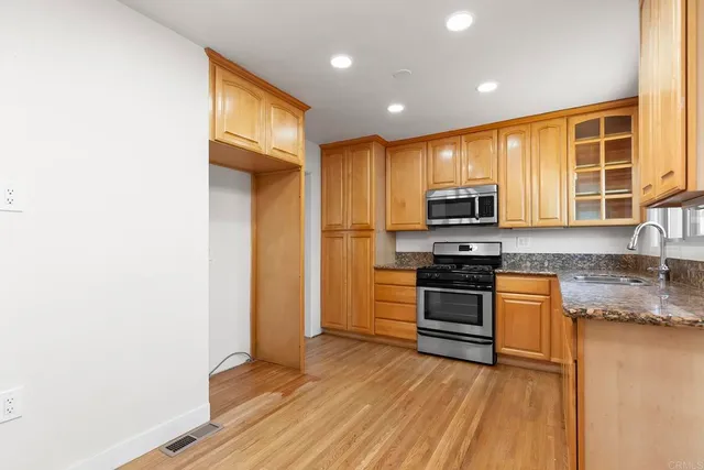 $3,900 | 7287 Blackton Drive, La Mesa, CA 91941