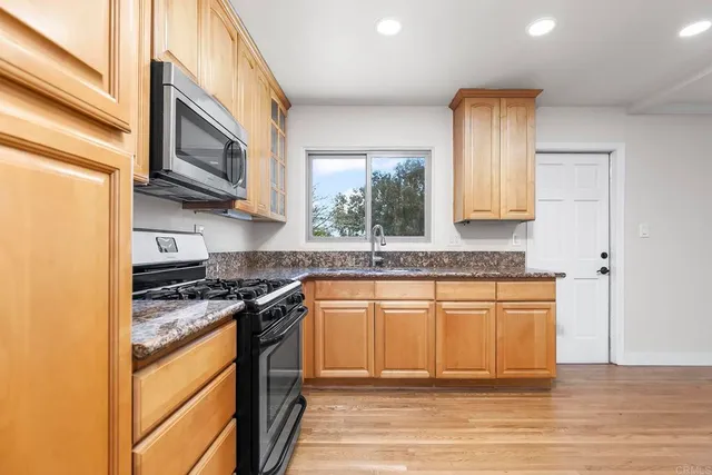 $3,900 | 7287 Blackton Drive, La Mesa, CA 91941