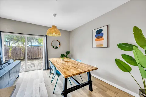 $3,500 | 171 Northwest 158th Street, Unit 1, Miami, FL 33169