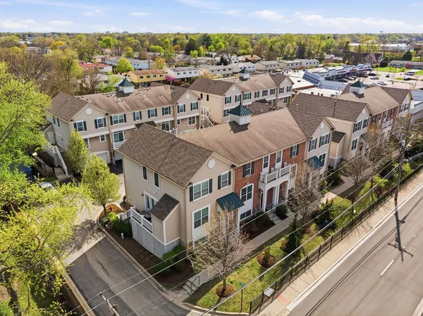 $420,000 | 1526 East Arbor Lane, Arlington Heights, IL 60004