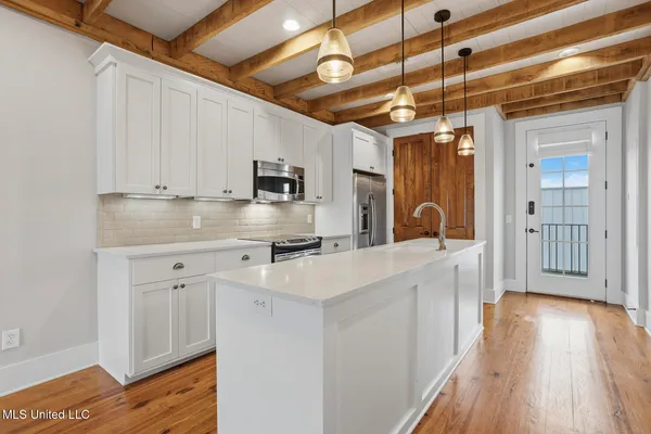 $420,000 | 301 Northlake Avenue, Unit 213, Ridgeland, MS 39157