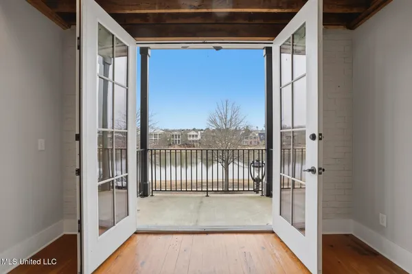 $420,000 | 301 Northlake Avenue, Unit 213, Ridgeland, MS 39157