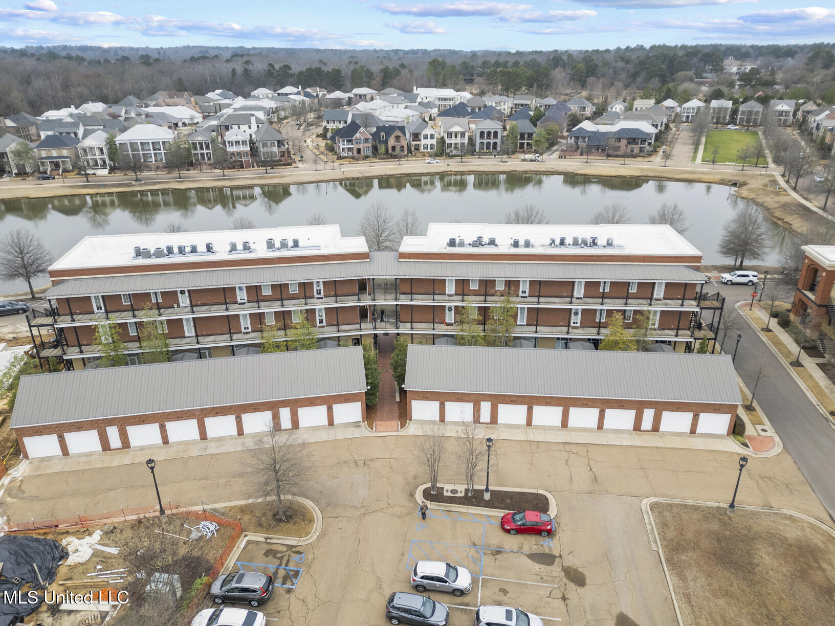 301 Northlake Avenue, Unit 213 Ridgeland, MS 39157 - Photo 3 of 22 301 Northlake #213 drone-1