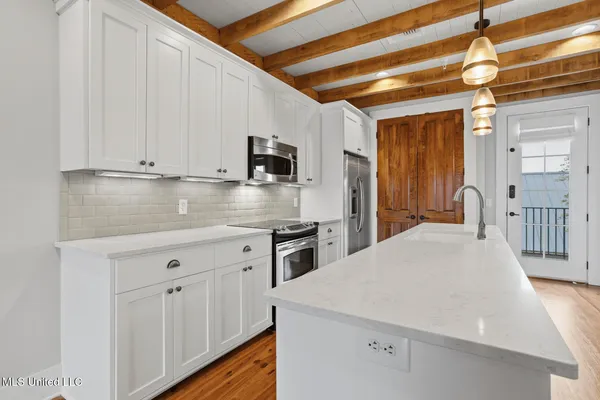 $420,000 | 301 Northlake Avenue, Unit 213, Ridgeland, MS 39157