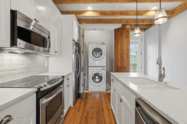 $420,000 | 301 Northlake Avenue, Unit 213, Ridgeland, MS 39157