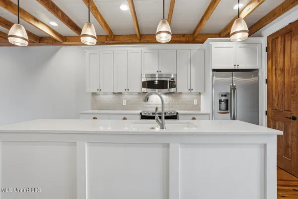 $420,000 | 301 Northlake Avenue, Unit 213, Ridgeland, MS 39157